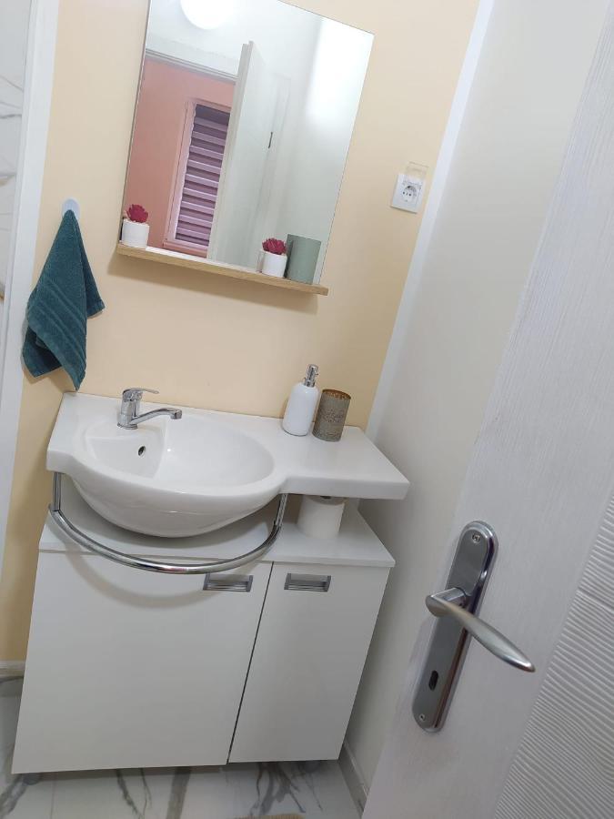 Zen Apartmani Zrenjanin Eksteriør bilde